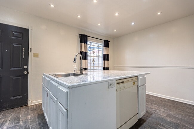 Building Photo - 6427 Wurzbach Rd