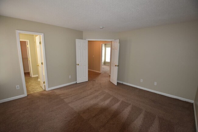 Building Photo - 2074 Chapel Creek Rd SW