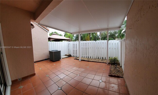 Building Photo - 6518 SW 129th Ave