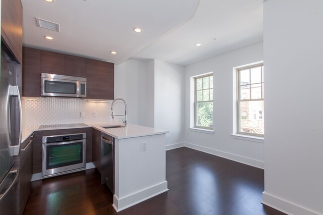 Building Photo - The Perfect Petworth Pad!