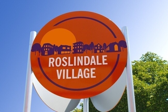 Building Photo - 734 South St