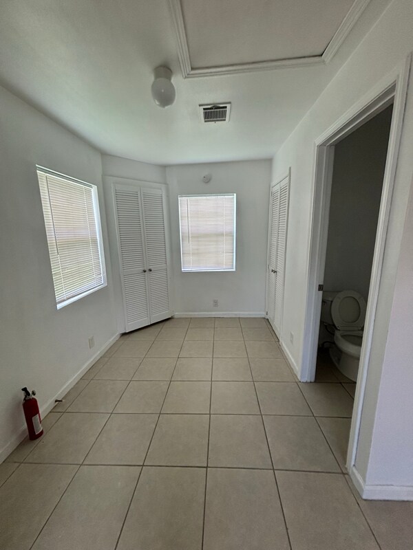 Building Photo - 12406 Carlsbad St