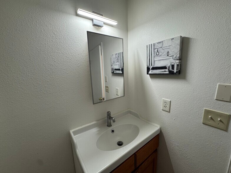 Building Photo - 1650 SW 114th St