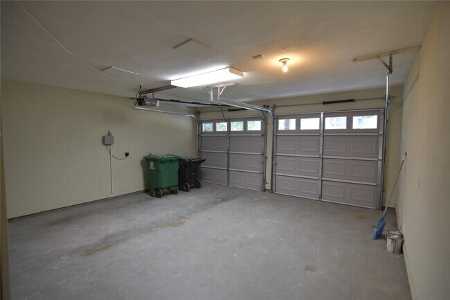 Building Photo - 10511 Eddystone Dr