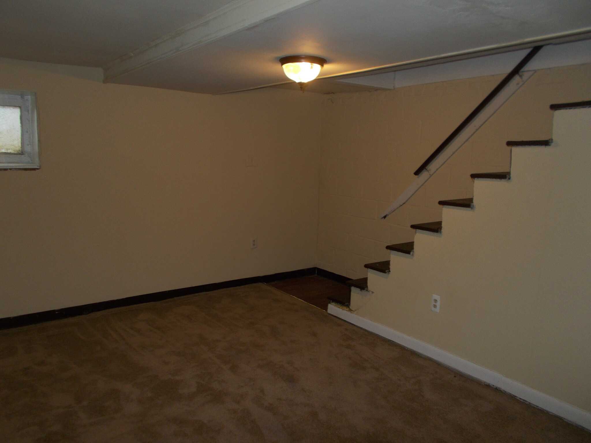 Building Photo - 49 Talbott St