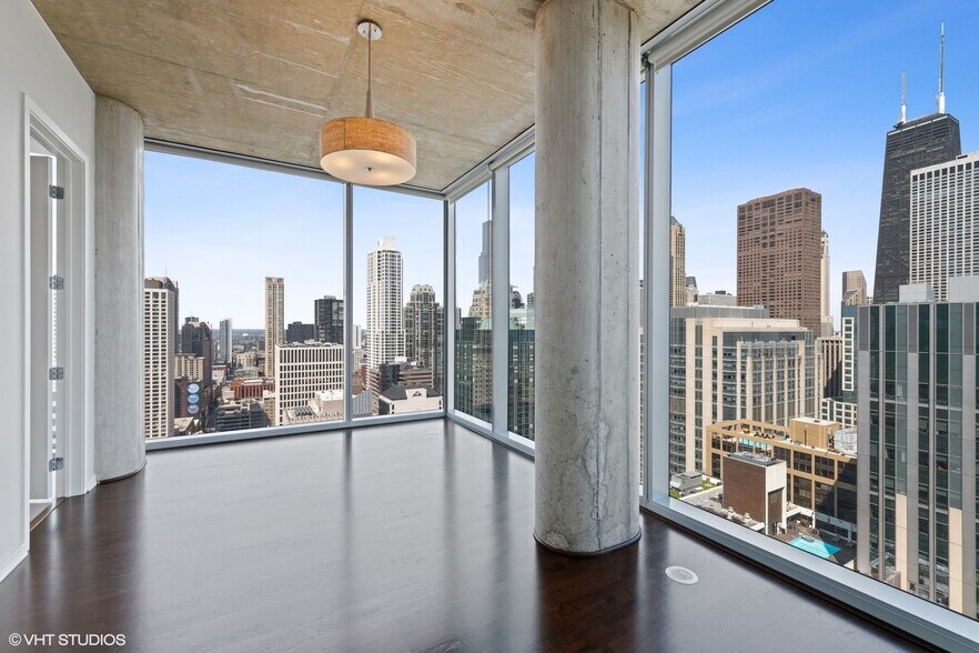Building Photo - 600 N Fairbanks Ct