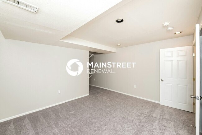 Building Photo - 4 Bedroom Pet-Friendly Home in Denver, CO with Main Street Renewal