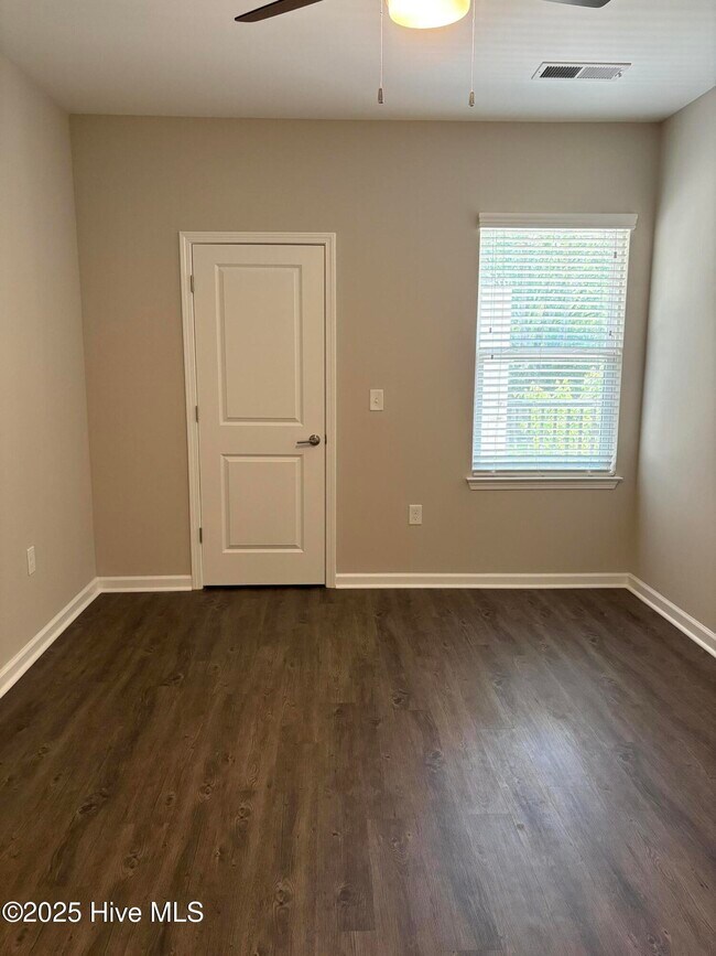 Building Photo - 5614 Lucas Ct