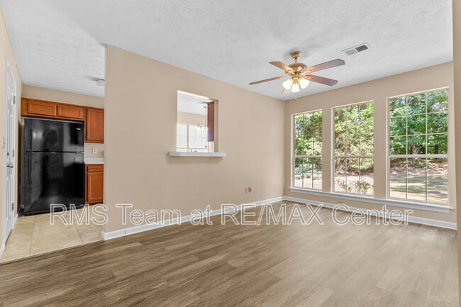 Building Photo - 3525 Park Bluff Ln NW