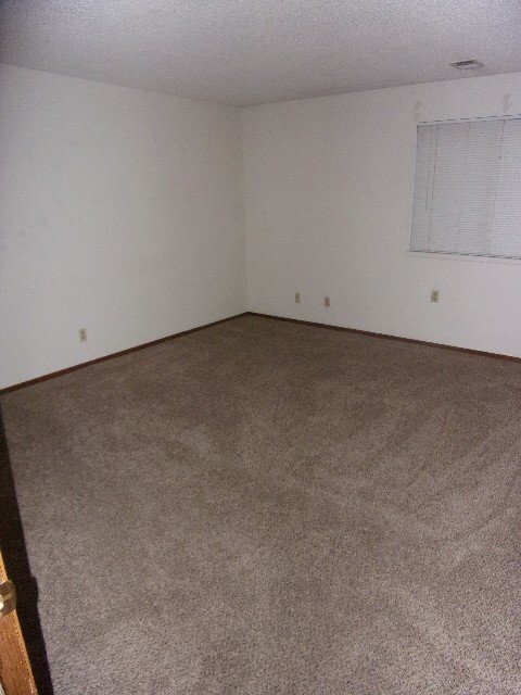 Building Photo - Victoria Crossing - 1 Bedroom - 1 Bathroom Condo.