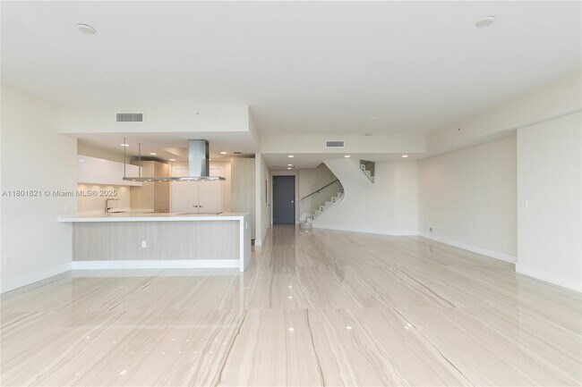 Building Photo - 17111 Biscayne Blvd