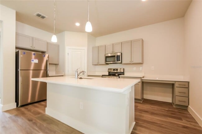 Building Photo - 313 Whiteheart Dr