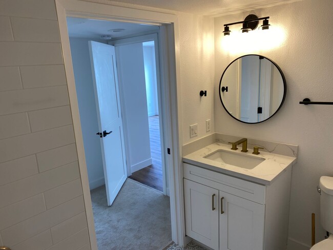 Building Photo - Oceanview Place in Little Italy