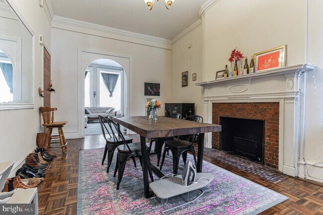 Building Photo - 2019 Locust St