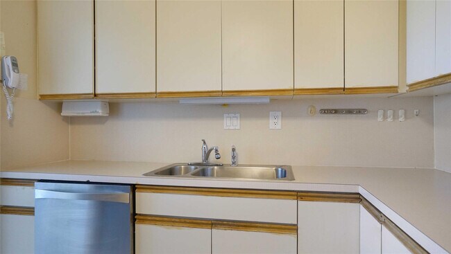 Building Photo - 3750 Galt Ocean Dr