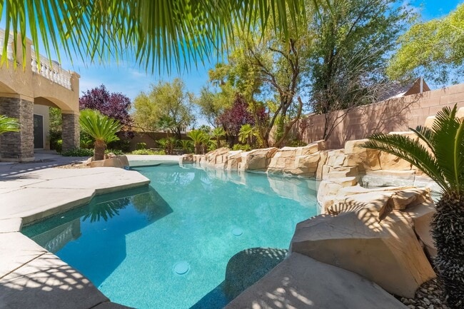 Building Photo - Beautiful Three Story, Five Bedroom Home with Lagoon Style Pool and Spa