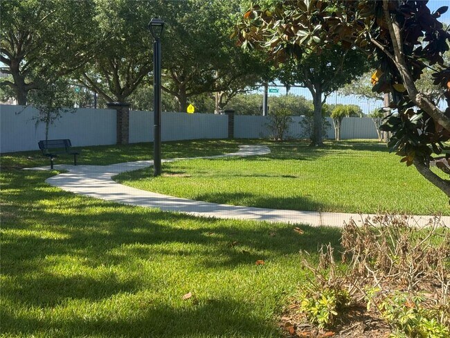 Building Photo - 2970 Ashland Ln S