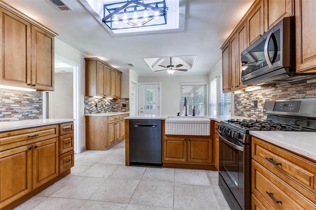Building Photo - 2514 Golden Oaks Dr
