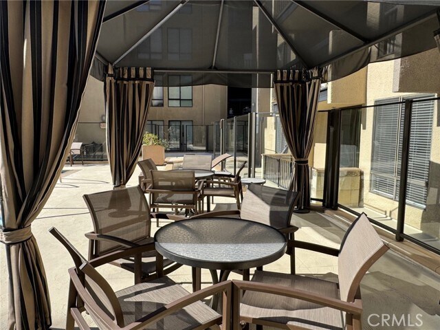 Building Photo - 7320 Hawthorn Ave