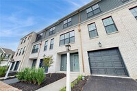 Building Photo - 314 E Lk St