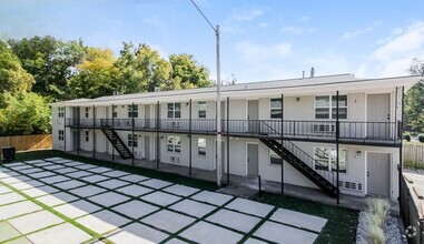 Building Photo - Seventh Street Apts (1018)