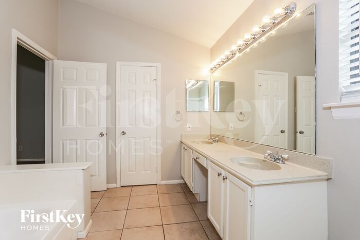 Building Photo - 2345 Kildeer Trail