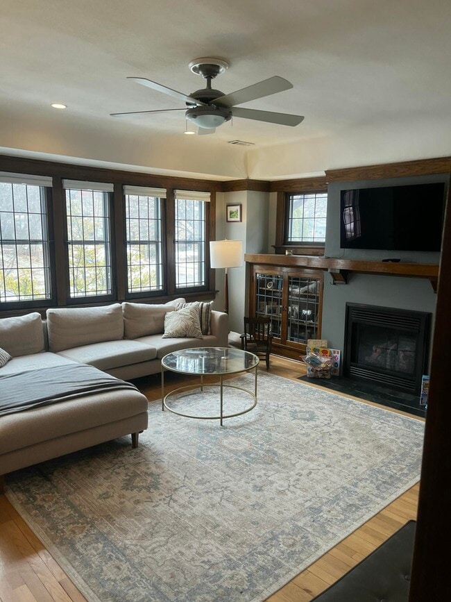 Building Photo - 5909 W Washington Blvd