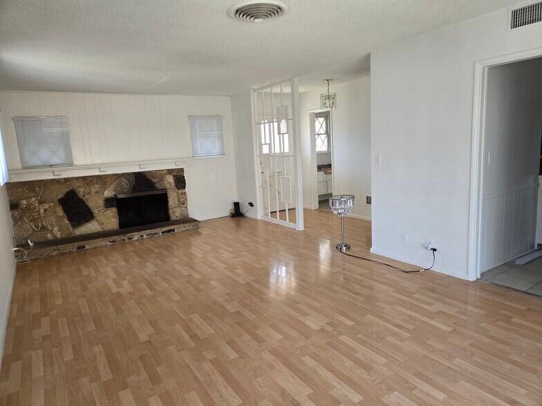 Building Photo - 7646 De Soto Ave