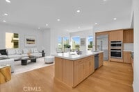 Building Photo - 3614 Rivington