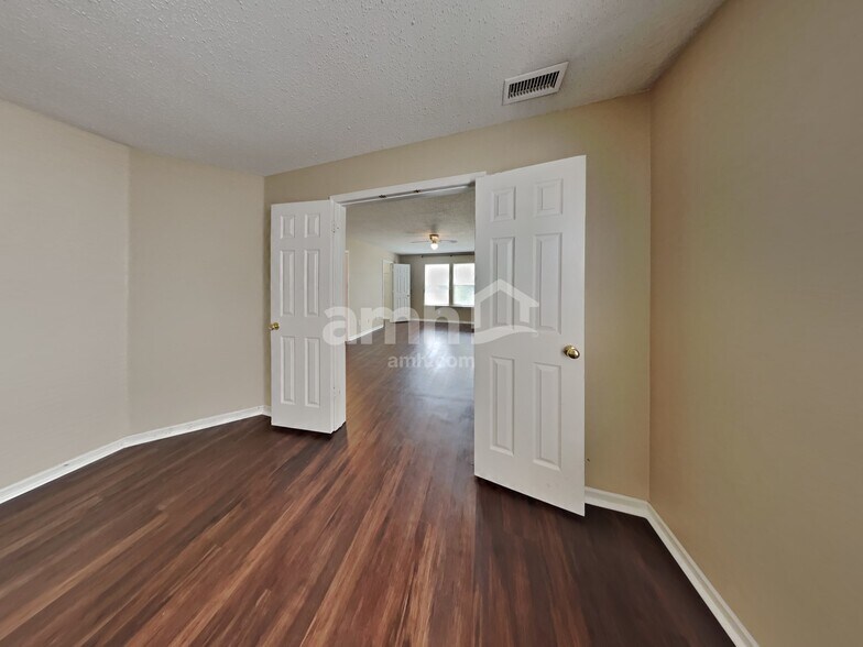 Building Photo - 14337 Orange Blossom Trail