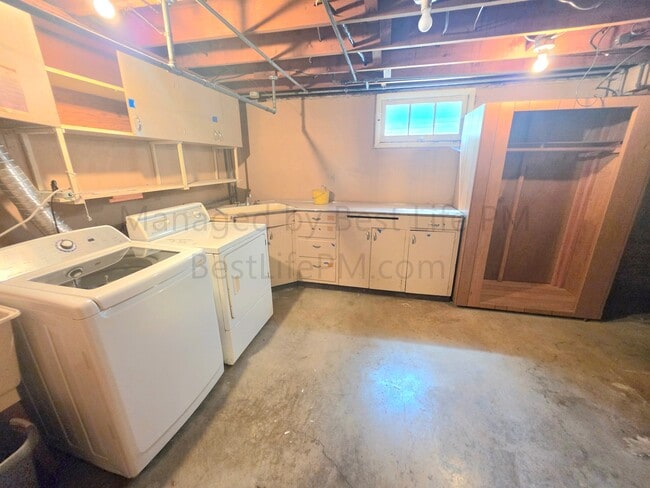 Building Photo - 4526 NE 77th Ave