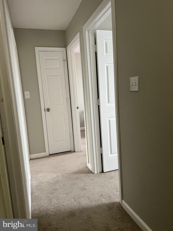 Building Photo - 208 Sunset Dr