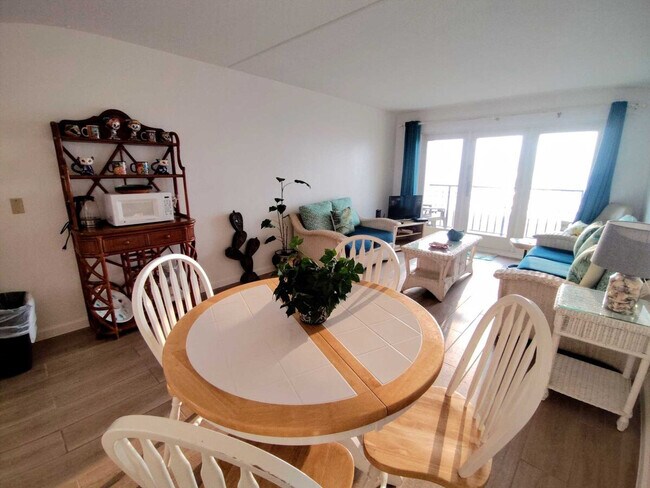 Building Photo - 5605 Gulf Blvd