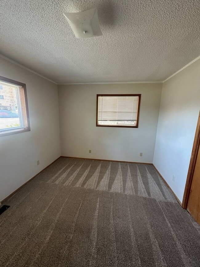 Building Photo - 3 Bedroom 1.5 Bath Ranch in Felida!