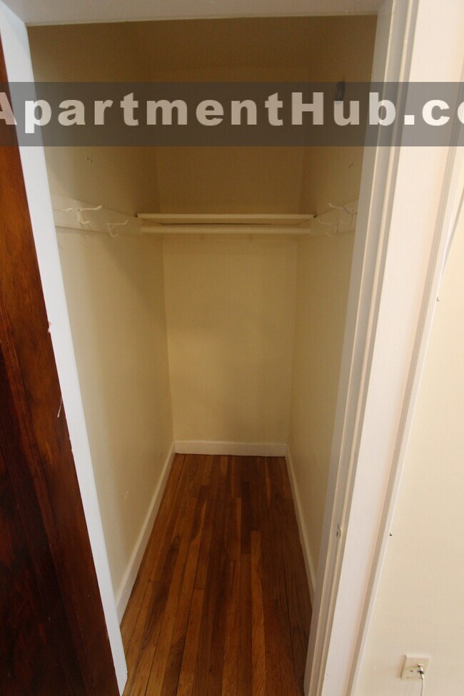 Building Photo - Spring Hill