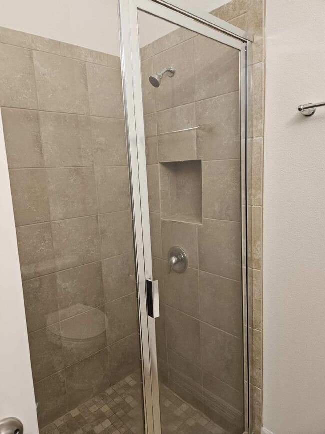 Building Photo - BEAUTIFUL 4 BEDROOM 3 BATH HOME IN THE BEA...