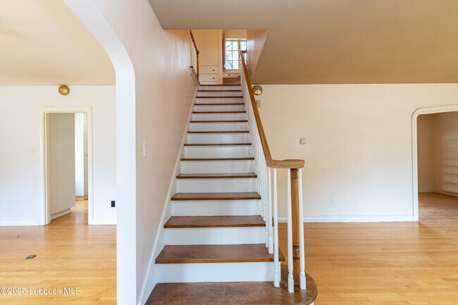 Building Photo - 2324 17th St