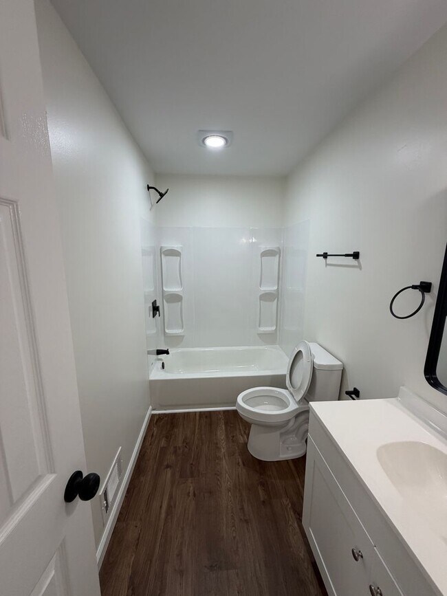 Building Photo - 2376 Westwood Dr