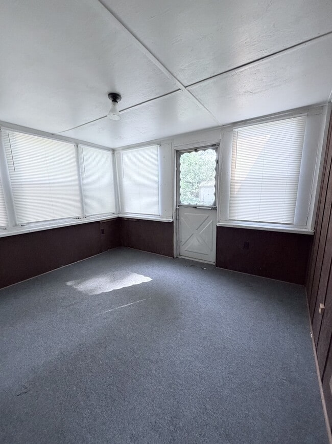 Building Photo - 6793 Edwards Ave