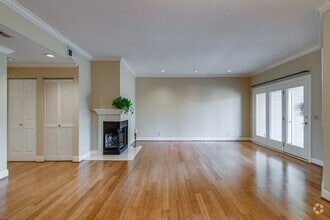 Building Photo - Beautiful Two Bedroom Green Hills Condo Wi...