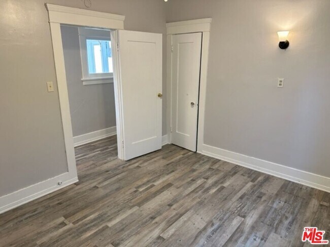 Building Photo - 1025 Locust Ave