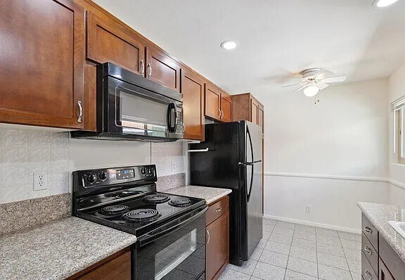 Building Photo - 4716 Park Granada