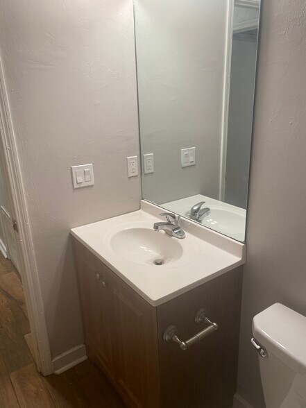 Building Photo - 1881 Nekoma Ct