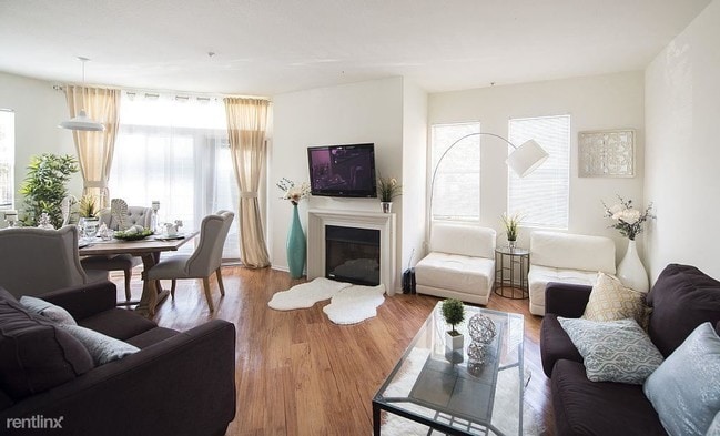 Building Photo - 532 16th St