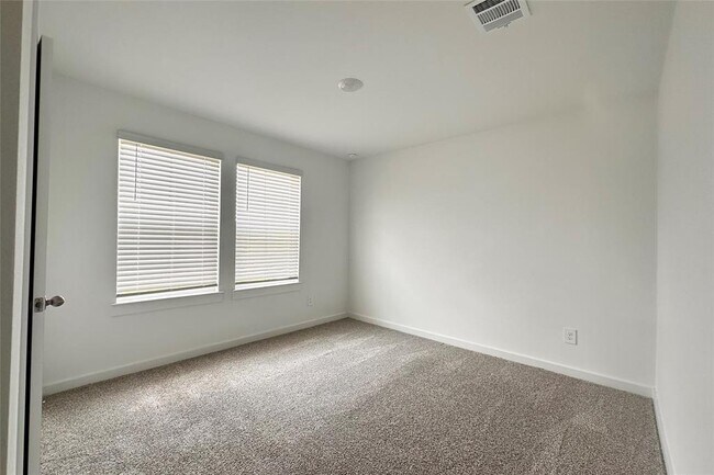 Building Photo - 8418 Kokernot Ln
