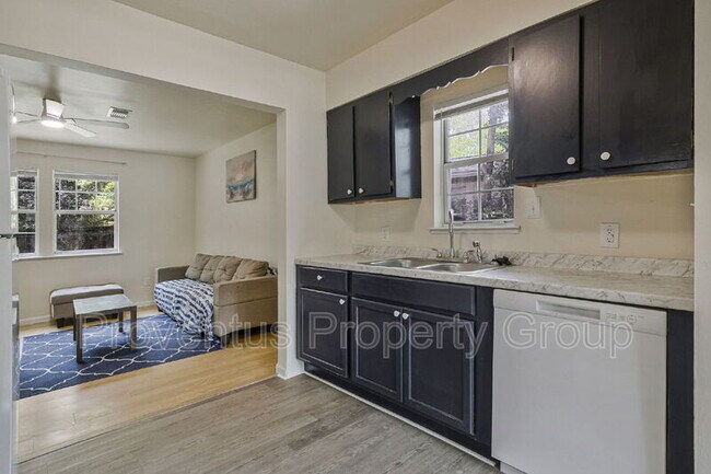 Building Photo - 305 Chaseville St