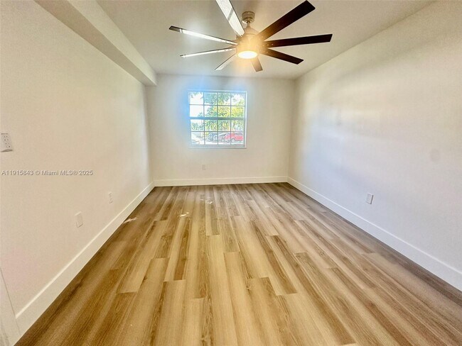 Building Photo - 2890 N Oakland Forest Dr