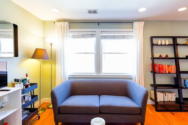 Building Photo - Stylish Condo in Hill East - Parking Space...