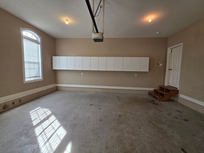 Building Photo - Magnificent Custom Home in Drakes Cove