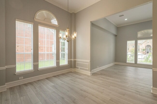 Building Photo - 7728 Saragosa Creek Dr